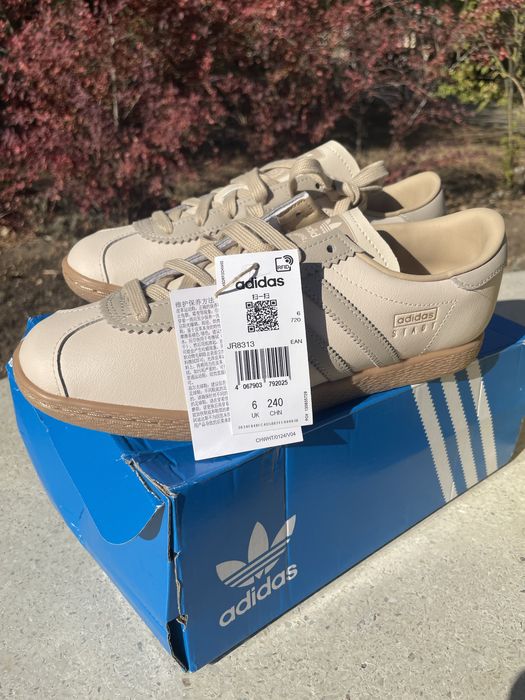 Продам кроссовки Adidas НОВЫЕ