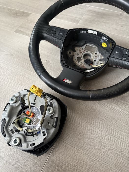 Волан с пера и еърбег Audi A4 A5 A6 A7 airbag S-line