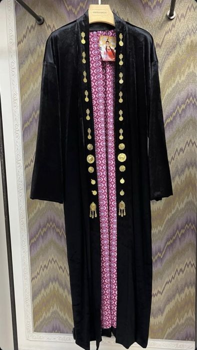 Шапан черного цвета