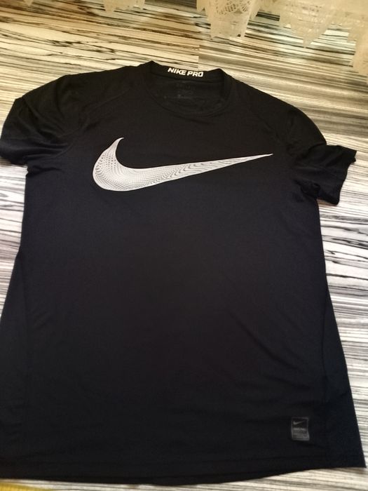 Nike pro impecabil