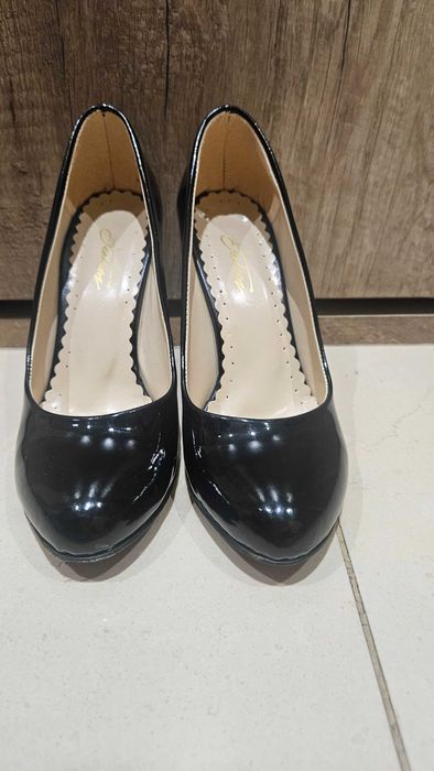 Обувки с ток в отлично състояние