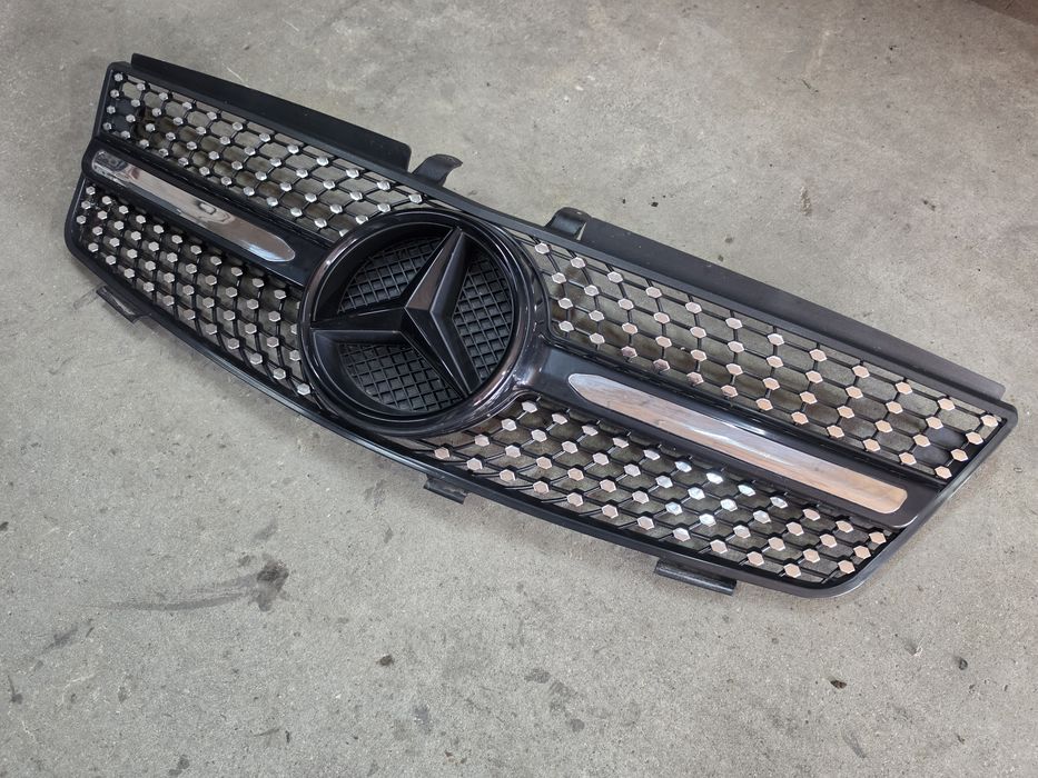 Решетка Мерцедес МЛ w164 предна маска Mercedes ML W164