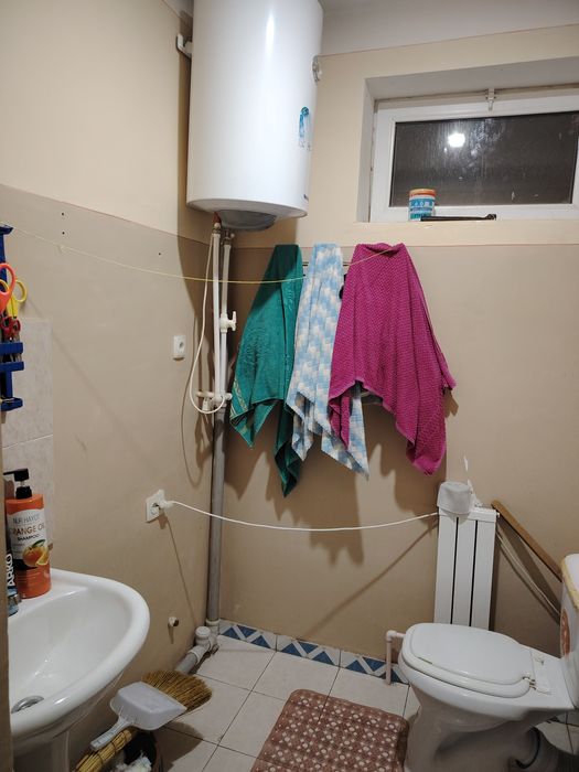 Kvartira sotiladi hamma sharoitlari bor 3xonali birinchi itaj