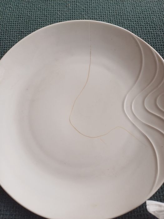 Чинии от порцелан- Разград