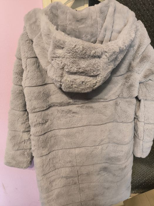 Дамско палто с качулка и джобове