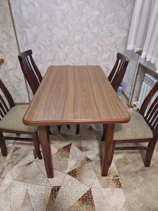 Продаётся стол+4 стула