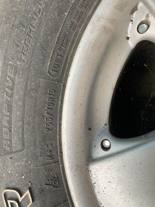 Vand cauciucuri cu tot cu jante jeep cheroke