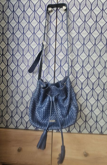Продам сумку  DKNY. Оригинал.
