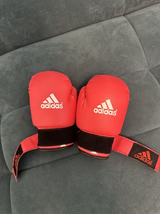 Боксерские перчатки