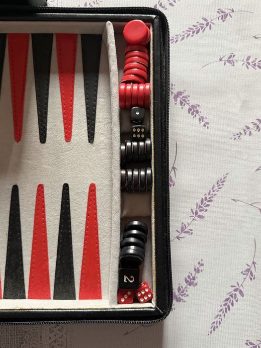 Joc table varianta piele