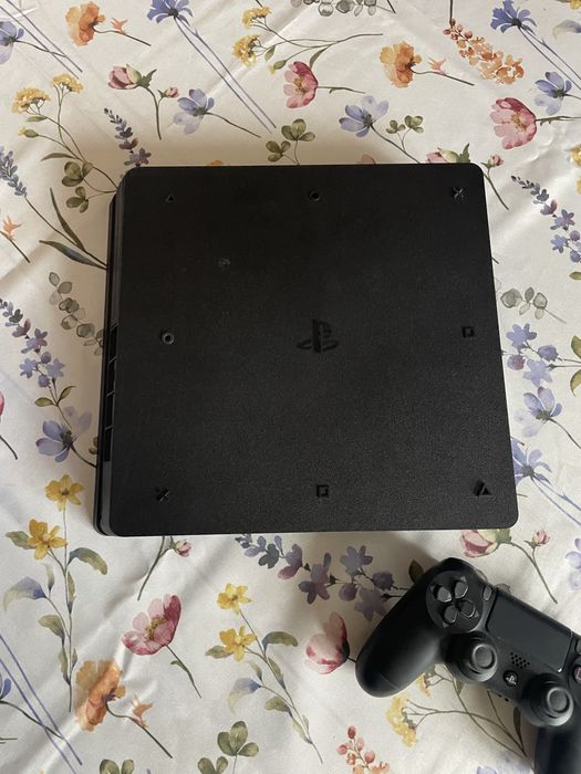 PS4/Playstation 4 Slim (500 Gb)