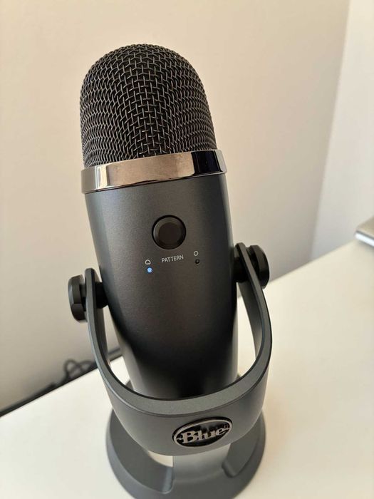 Blue Yeti Nano микрофон