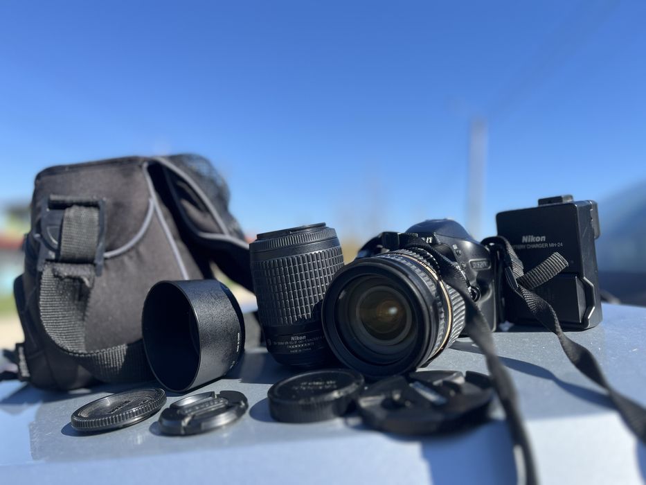 Aparat Nikon D3200  Obiectiv Nikon 55-200 mm  Obiectiv Tamron 17-55 mm