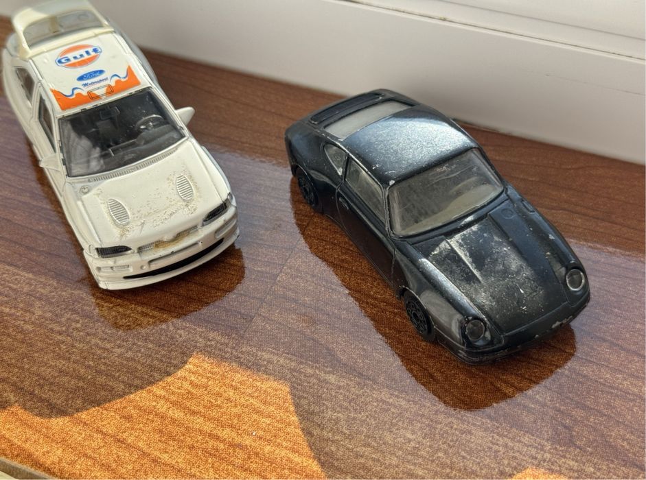 Machete auto 1/43 Burago