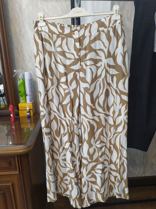 Срочно продается брючный костюм