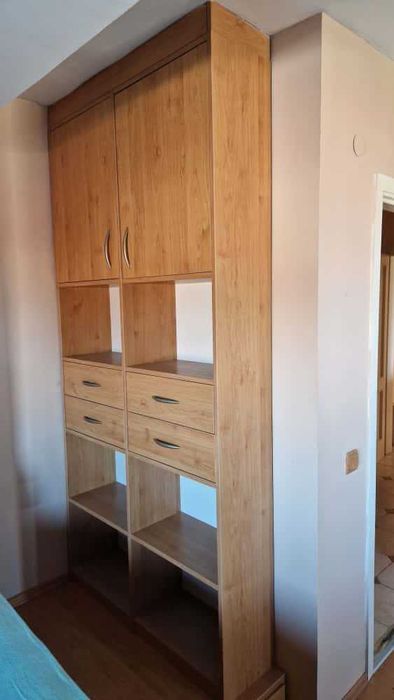 Спално обзавеждане: гардероби, скринове, легло, маса, столове