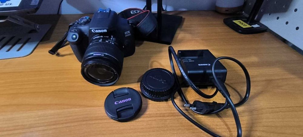 Aparat foto DSLR Canon EOS 2000D,24.1 MP, Negru + Obiectiv EF-S 18-55mm