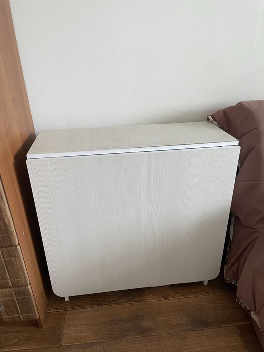 Стол книжка в отличном состоянии