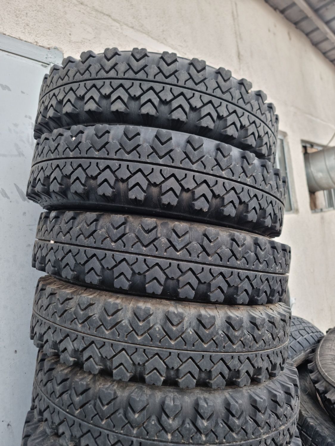 Гуми лада нива 175 80 16 Росава пирели Pirelli Lada NIVA гр. Пловдив ...