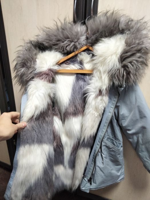 Продам детскую парку 10000енге