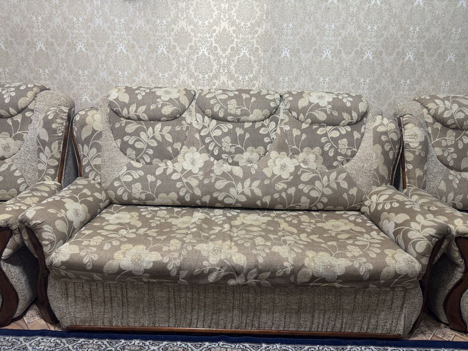 Продаю 3 в 1 диван хорошем состоянии.