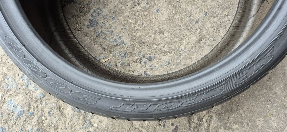 2 anvelope vara Dunlop 285/30/22.Pretul este pe bucata.