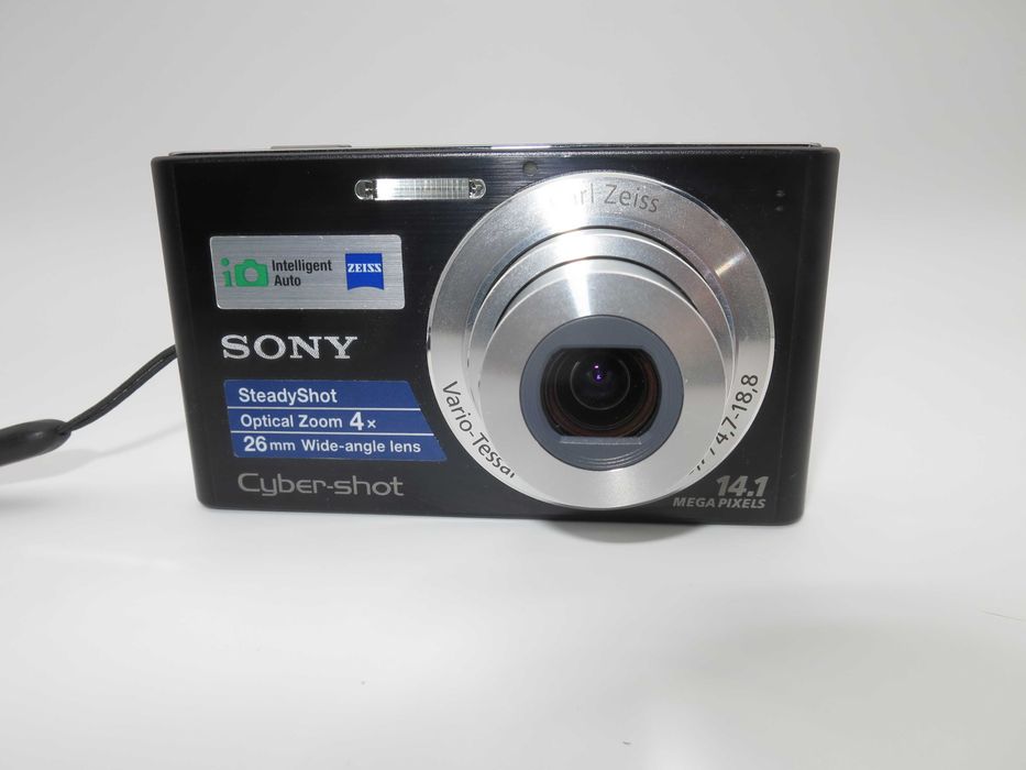Sony Cyber-shot DSC W320 ултра компактен цифорв фотоапарат черен цвят, супер тънка дигитална камера, отлично състояние, пълен комплект, работи отлично