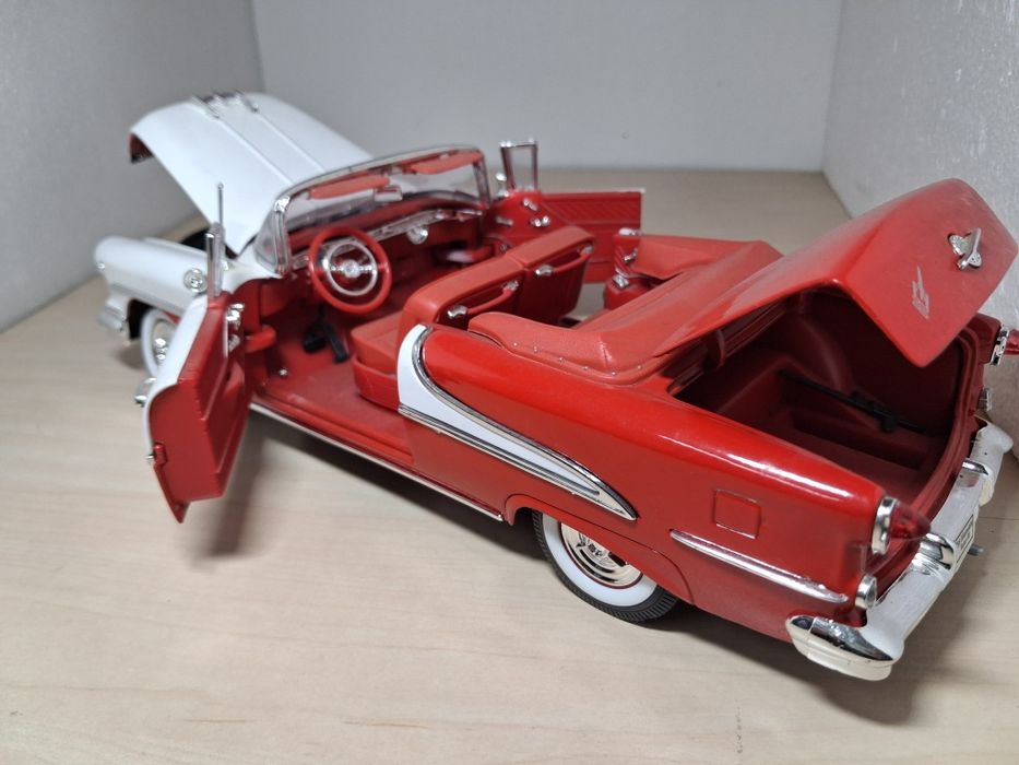Scara 1:18 oldsmobile welly
