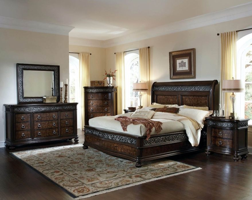 Mebelchi usta mebellarni yechamiz yig‘amiz o‘rnatamiz va ta‘mirlaymiz