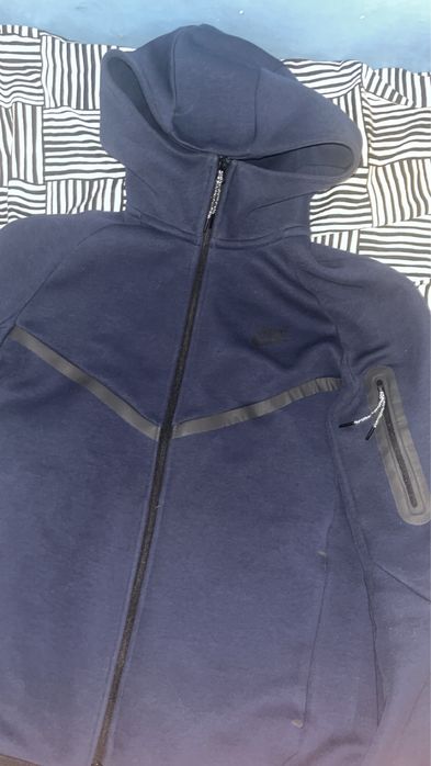 Тъмно-син nike tech fleece суичер