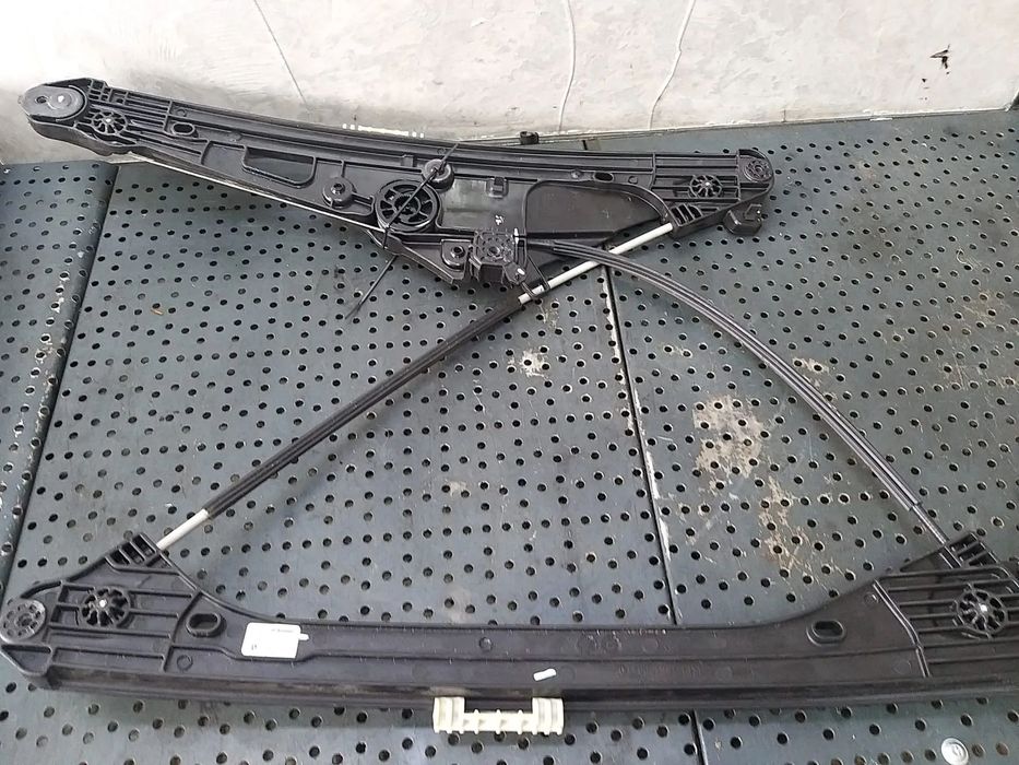 Macara geam electric dreapta fata peugeot 3008 2 156120831 9810488880