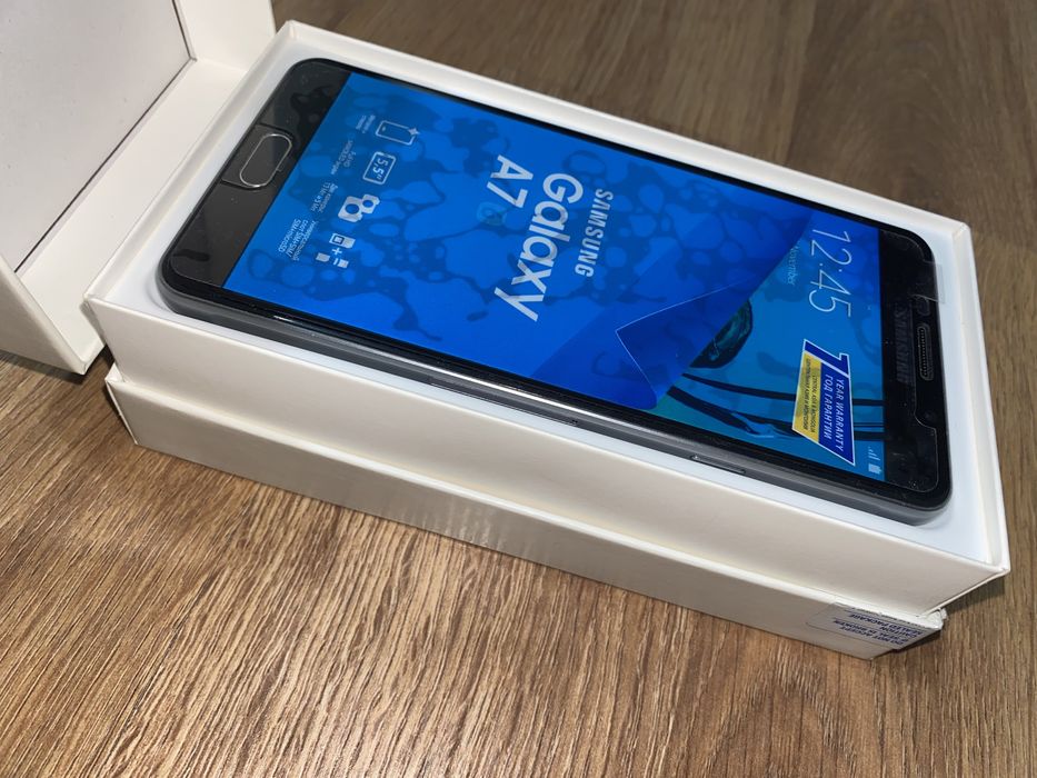 Срочно- Samsung Galaxy-A7