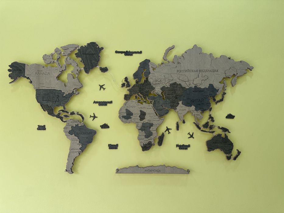 Карта мира настенная из дерева