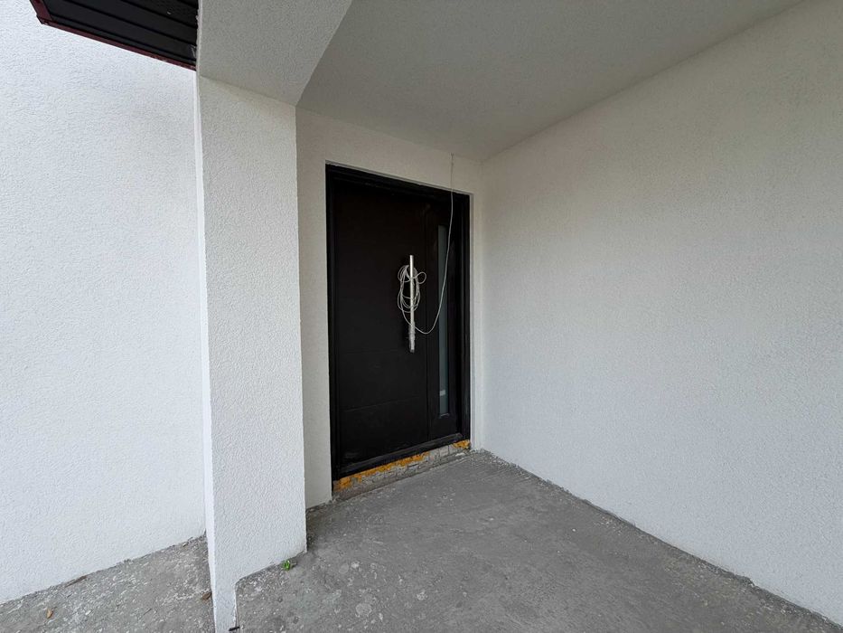 Casă P+1E+M 430 mp, teren 965 mp, semifinisată – Pasărea, Brănești
