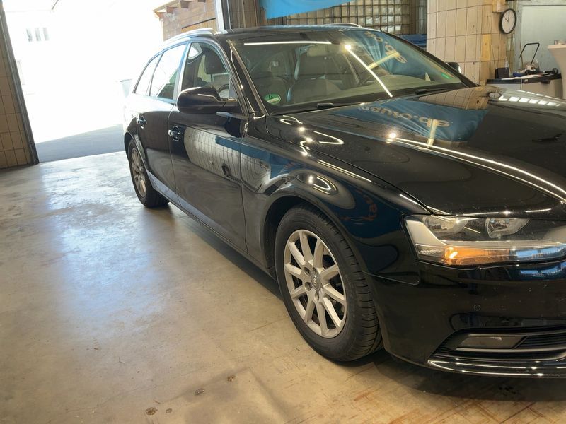 Audi A4 2.0 TDI Attraction 2013