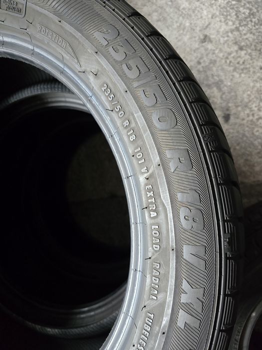 Semperit 235/50 R18 101V vară