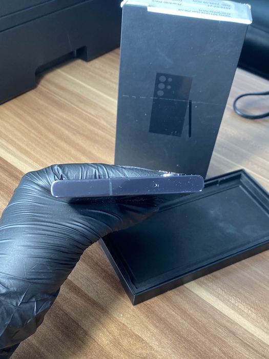 Samsung Galaxy s23 ultra • 256 GB • Phantom Black