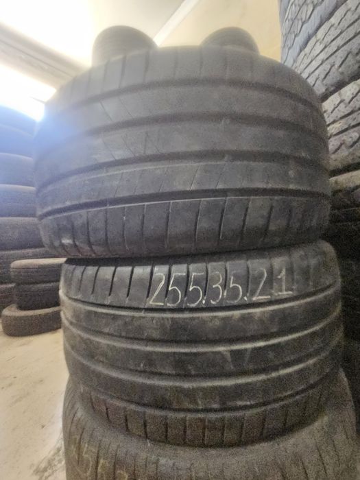 255 35на  21 шины летние
