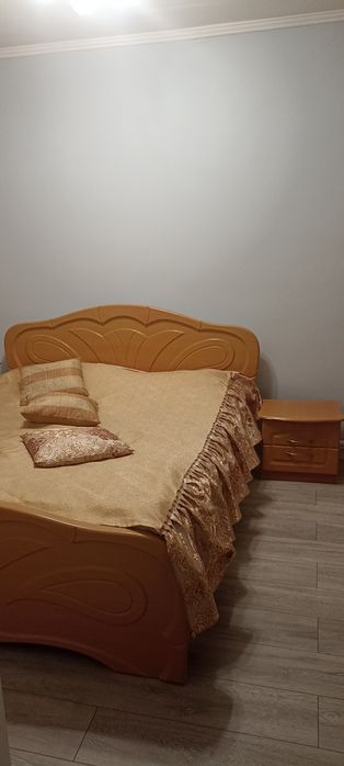 Продам спальный гарнитур