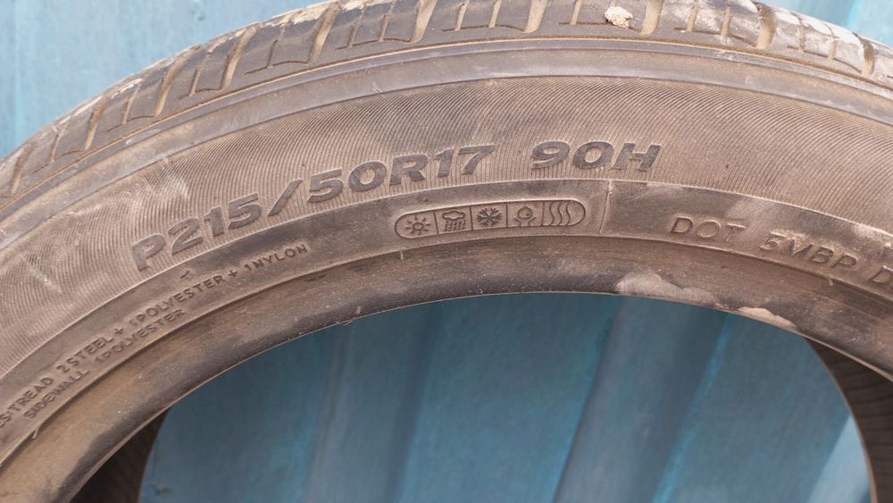 Продаются шины в хорошем состоянии R17 ,215,50 причина продажи постави