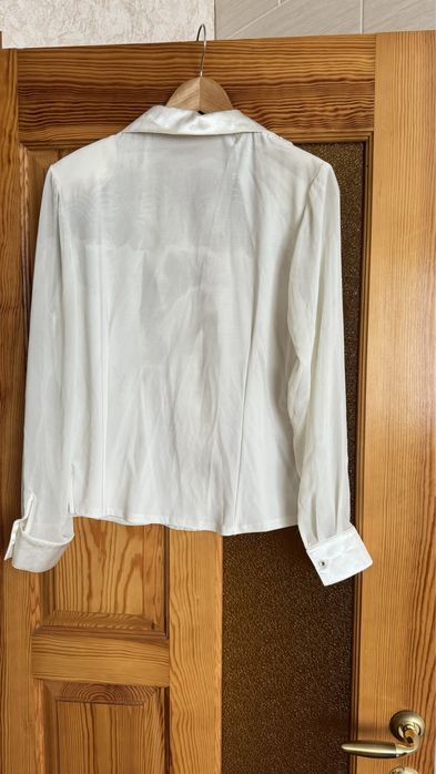 Продам женскую блузку