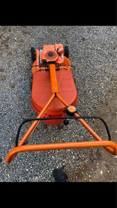 Masina de tuns iarba Briggs Stratton