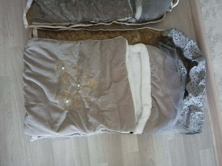 Продам конверты на выписку