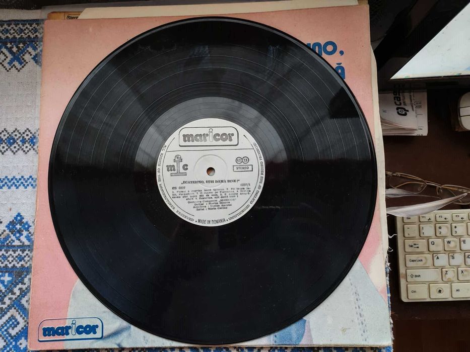 Discuri vinyl romanesti