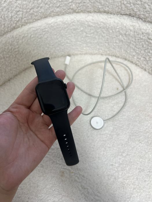 Продаю apple watch 7