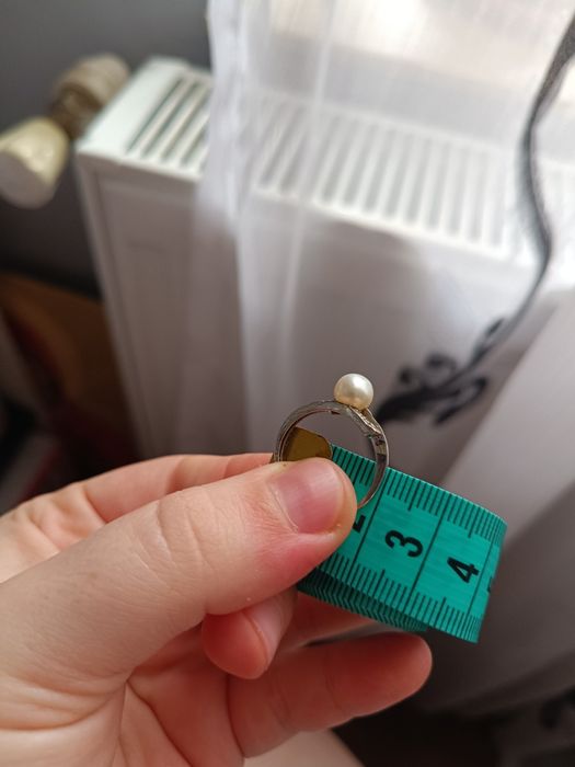 Inel din argint cu pietre zirconiu