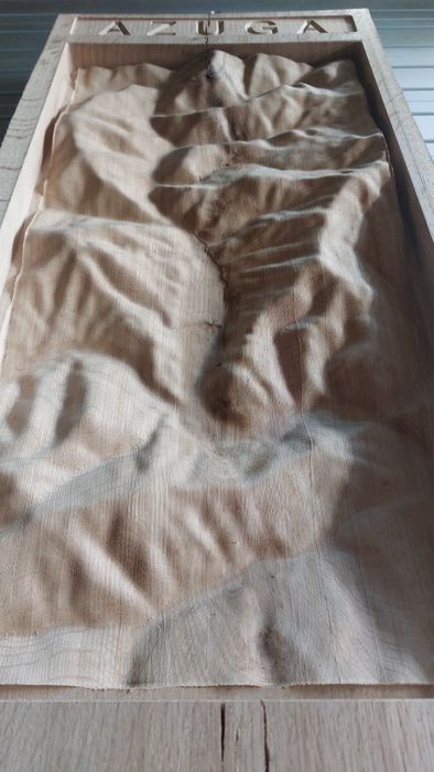 Servicii CNC personalizate - Harti topografice 3D din lemn