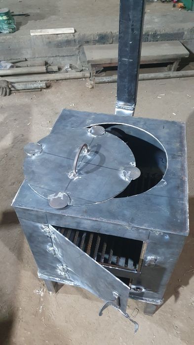 Мангал ПРОДАМ. Печь под казан.Стол. Перила.