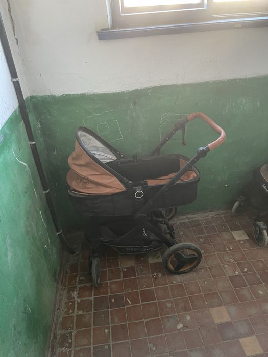 Продам коляску за 10 тыс