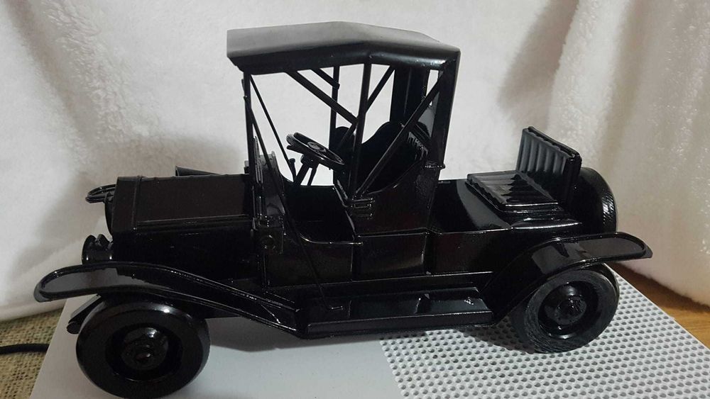 Machetă auto de epocă